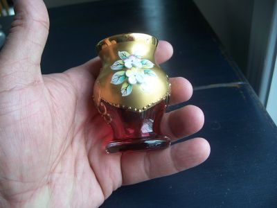 Cranverry vase 1