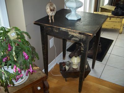 Table d'appoint en pin 1 Table d'appoint en pin 1