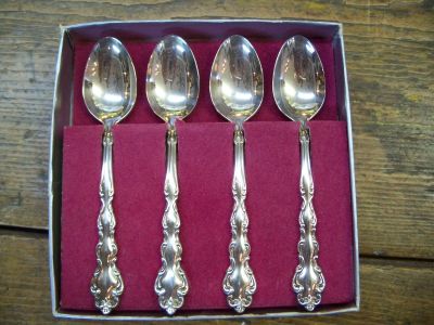 Ensemble de 4 cuill&egrave;re &agrave; th&eacute; Community Silverplate 1