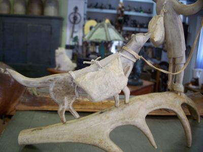 Magnifique sculpture Inuit en os de caribou 6