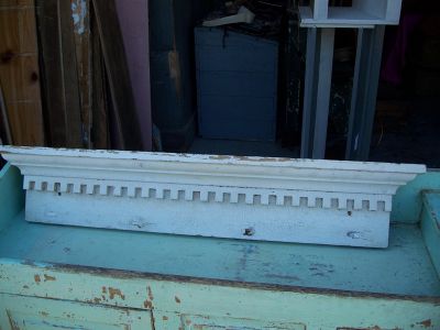 Nice wall shelve 4 feet long 1