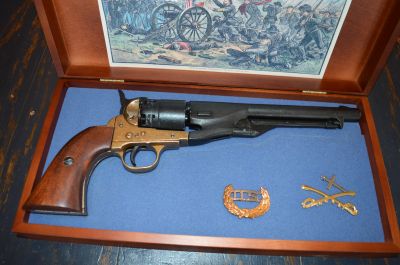 Colt reproduction in its wooden case 4