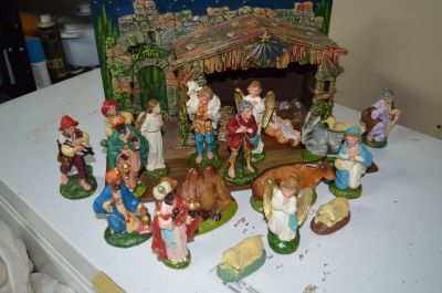Wooden manger with 18 characters. 1