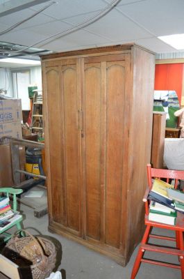 Armoire en noyer 1