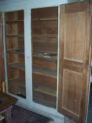 Raised panels cupboard , gonds & forged nails 9 Raised panels cupboard , gonds & forged nails 9