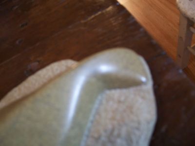 Rare grosse sculpture de baleine Esquimaude sign&eacute;e 3