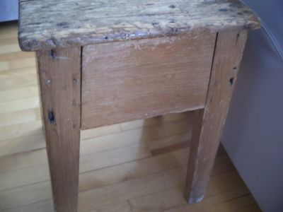 Pine bench on the rough with its graining 8