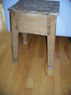 Pine bench on the rough with its graining 1
