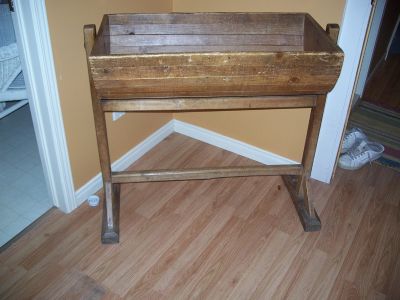 Hanged pine cradle 4