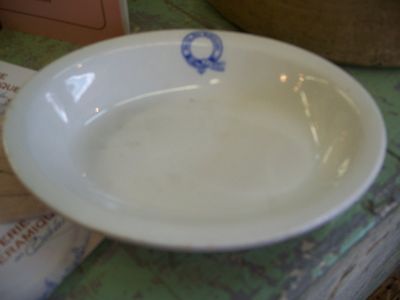 Nice small oval bowl, Hotel Des Marchands La Tuque, Thomas Quebec 3