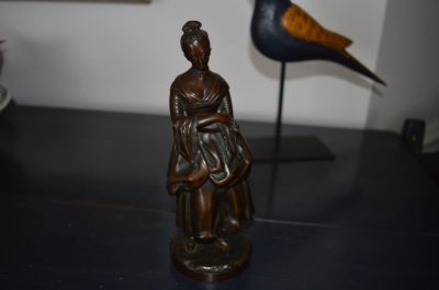 Bronze femme Victorienne 1