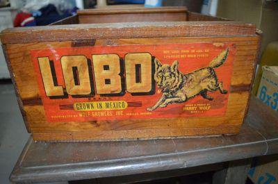 Lobo apples wood box 1