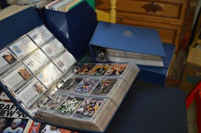 Huge lot of football cards  2