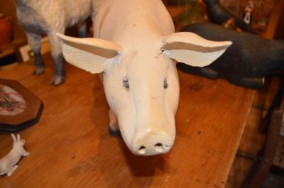 Folk art pig from Desmeules. 7