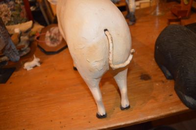 Folk art pig from Desmeules. 5