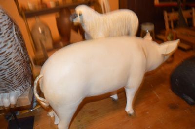 Folk art pig from Desmeules. 4