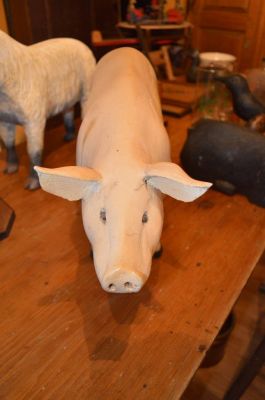 Folk art pig from Desmeules. 1