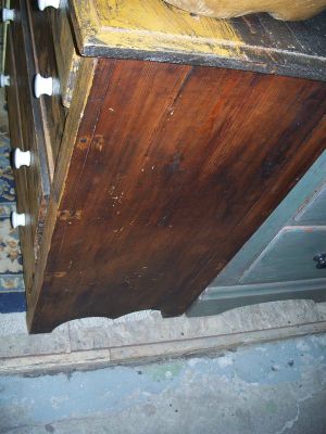Commode na&iuml;ve 4 tiroirs en pin circa 1860 5