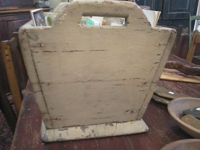 Petite huche de table &agrave; clous de forge 2