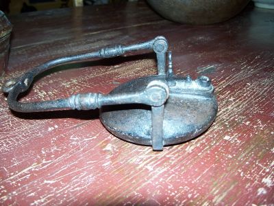 Superbe lampe &agrave; l'huile forg&eacute;e avec coq 4