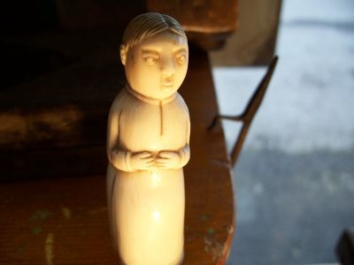Very old and beautifull ivory carved monk 10