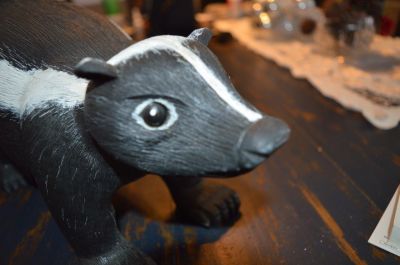 Nancy Pollander skunk carving 2