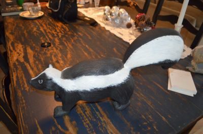 Nancy Pollander skunk carving 1