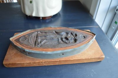 Cast iron chocolate mold 4