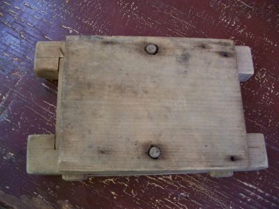 Vieux moule en pin, tenons et mortaises 5