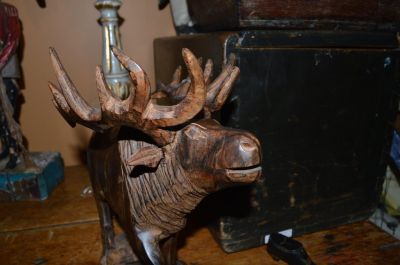Folk-art moose carving 2