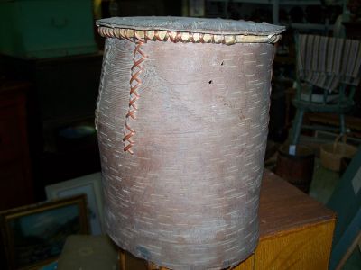 Panier d'écorce Amérindien, récipient pour eau d'érable 4 Panier d'écorce Amérindien, récipient pour eau d'érable 4