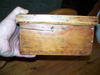 Tiny pine trinket box or candle box ? 8