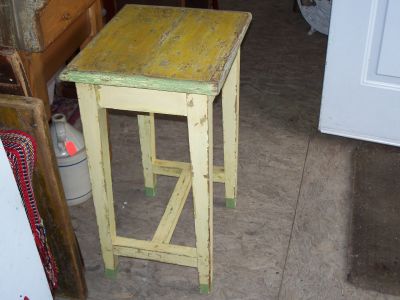 Petite table d'appoint &agrave; traverse fin 19e 3
