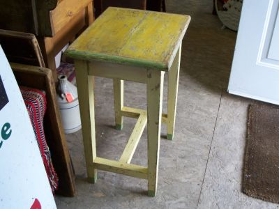 Petite table d'appoint &agrave; traverse fin 19e 4