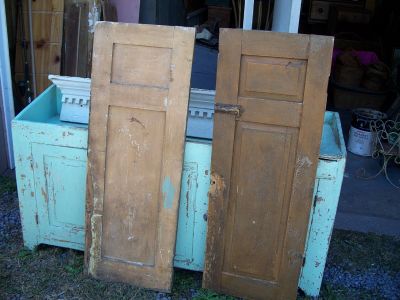 Paire de petites portes en pin &agrave; panneaux soulev&eacute;s 7