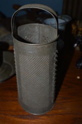 large round grater 1