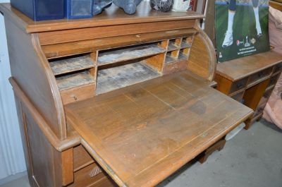 Oak roll-top desk 4