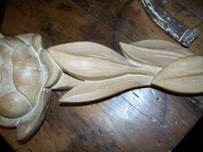 Yellow pine rose carving 19th c. Île d'Orleans 2