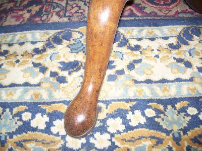 Table d'appoint en acajou dessus repliable pattes Queen Ann 2