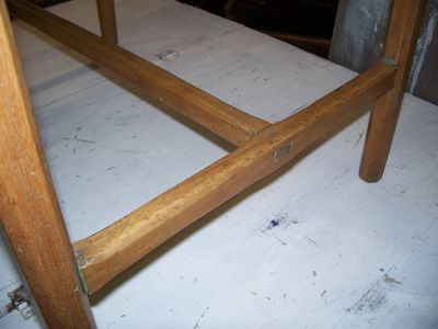 Small stretcher table w drawer  4