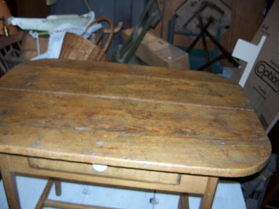 Small stretcher table w drawer  9