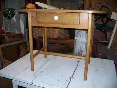Small stretcher table w drawer  1