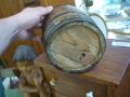Superbe tr�s petit baril de pommes