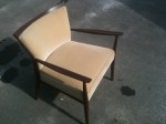 Chaise au Design Retro beige et brun1