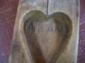tr�s beau vieux moule avec coeur et inscriptions