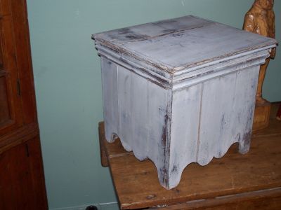 Petite table en pin ( cache pot d'aisance ) 5