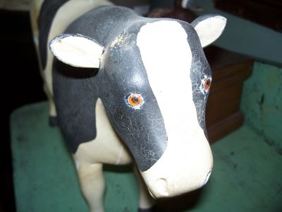 Vache sculpt&eacute;e  art populaire 7