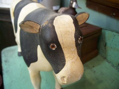 Vache sculpt&eacute;e  art populaire 8